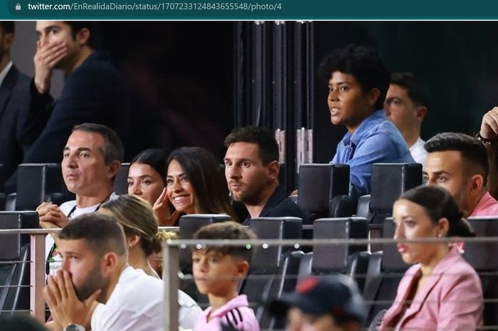 Lionel Messi hanya bisa menyaksikan rekan-rekannya di Inter Miami kalah dari Houston Dynamo pada final US Open Cup 2023.