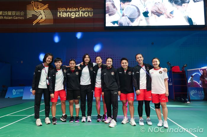 Beregu putri Indonesia pada bulu tangkis Asian Games 2022 langsung kandas di laga perdana setelah kalah dari China 0-3 di Binjiang Gymnasium, Hangzhou, China, Jumat (29/9/2023)