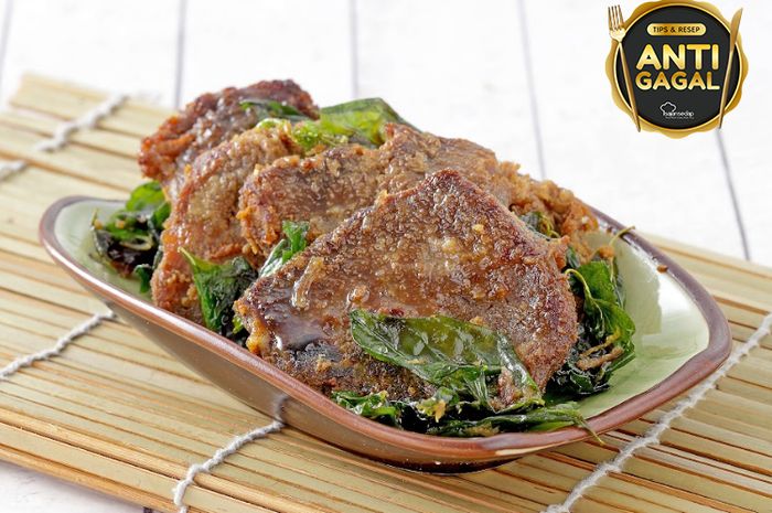 Hidangan empal aroma kemangi