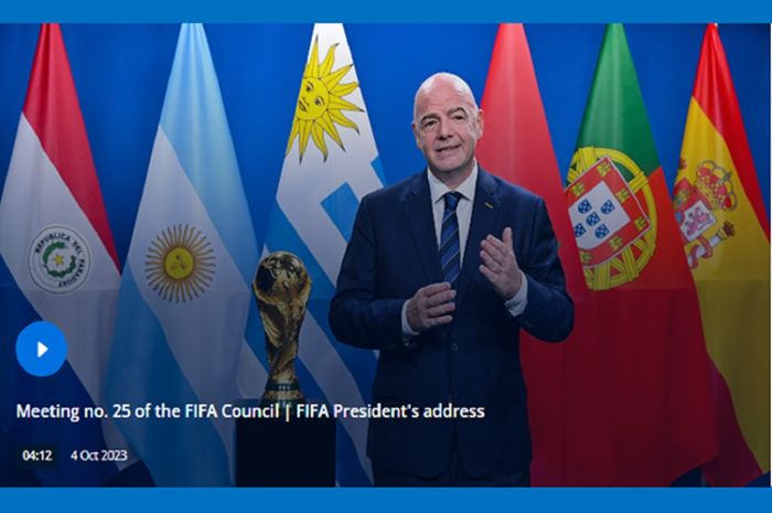 Presiden FIFA Gianni Infantino mengumumkan tuan rumah Piala Dunia 2030 dan bidding 2034 di Swiss, Rabu (4/10/2023) malam.