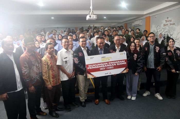 Kemendikbudristek (Kementerian Pendidikan, Kebudayaan, Riset, dan Teknologi) RI terus berkomitmen untuk mendukung perkembangan industri esports di Indonesia.