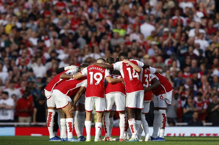 Para pemain Arsenal saat menghadapi Manchester City pada lanjutan Liga Inggris di Stadion Emirates London (8/10/2023). Ingat kegagalan musim lalu, The Gunners jangan kepedean menyikapi kemenangan atas Man City.