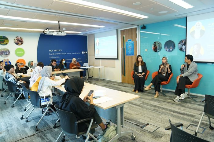 Hari Kesehatan Mental Sedunia Diperingati P&G dengan Membagikan