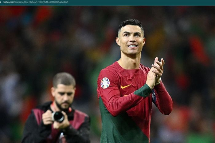 Cristiano Ronaldo dan Kylian mengambil tempat lebih dulu dengan membawa negaranya lolos ke putaran final EURO 2024 di Jerman.
