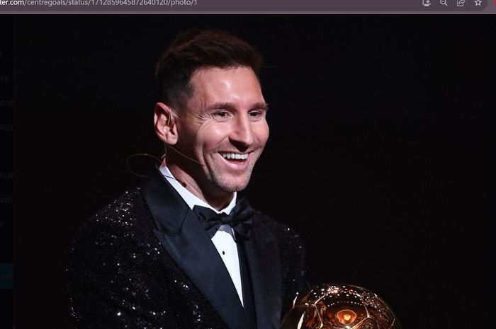 Lionel Messi saat menerima penghargaan Ballon d'Or.