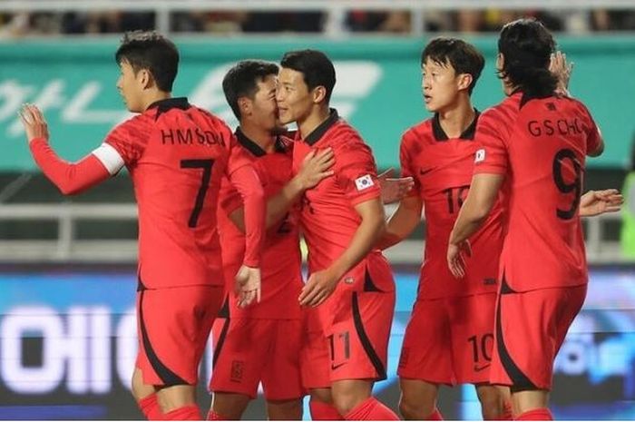 Para pemain Korea Selatan merayakan gol ke gawang Vietnam dalam FIFA Matchday Oktober 2023.