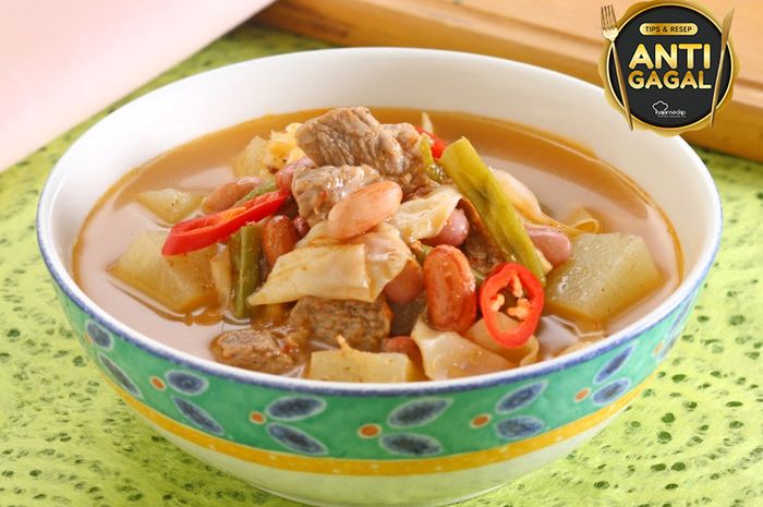 Hidangan sayur asam labu siam buncis.