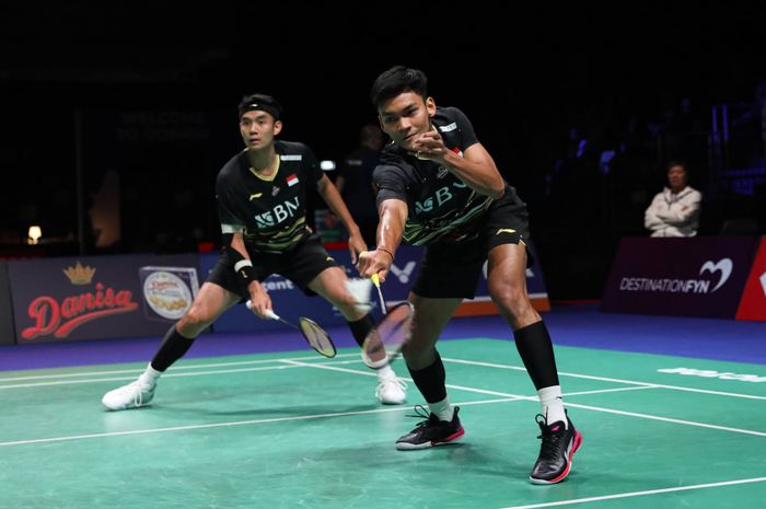 Aksi ganda putra Indonesia, Muhammad Shohibul Fikri/Bagas Maulana pada babak kedua Denmark Open 2023