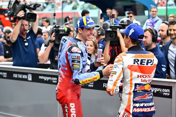 Dua pembalap MotoGP kakak-beradik, Marc Marquez (Repsol Honda) dan Alex Marquez (Gresini Ducati).