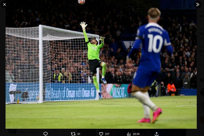 Mykhailo Mudryk cetak gol spektakuler dalam duel Chelsea vs Arsenal pada lanjutan Liga Inggris di Stamford Bridge (21/10/2023).