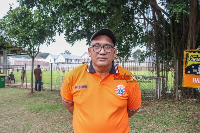 Ketua Umum The Jakmania, Diky Soemarno, saat ditemui awak media di Lapangan Nirwana Park, Sawangan, Jawa Barat, Rabu (25/10/2023).