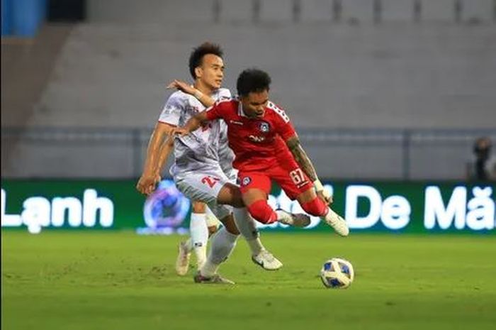 Pemain Timnas Indonesia, Saddil Ramdani, saat membela Sabah FC melawan Hai Phong di Piala AFC.