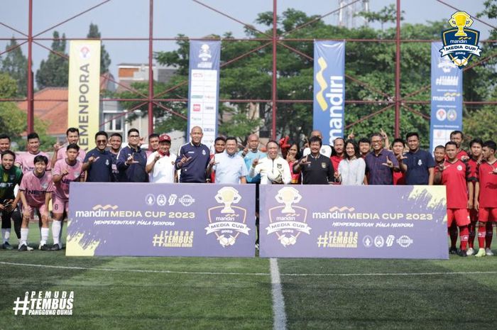 Mandiri Media Cup 2023 yang merebutkan Piala Menpora resmi bergulir pada 26-27 Oktober 2023 di Triboon Mini Soccer, Jakarta Selatan.