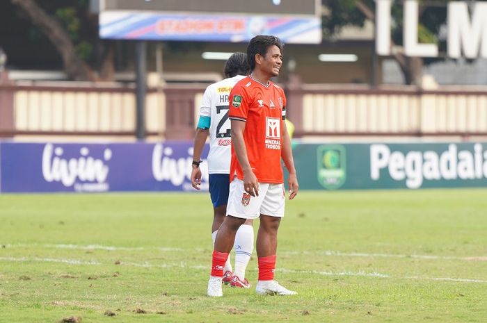 Ilham Udin Armaiyn saat tampil dalam laga Malut United FC vs PSIM Yogyakarta di Stadion PTIK, Jakarta, 30 September 2023.