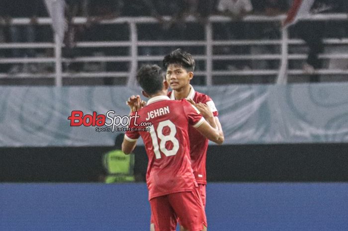 Arkhan Kaka Putra melakukan selebrasi seusai mencetak gol dalam laga babak penyisihan Grup A Piala Dunia U-17 2023 antara timnas U-17 Indonesia versus timnas U-17 Ekuador di Stadion Gelora Bung Tomo, Surabaya, Jawa Timur, Jumat (10/11/2023).