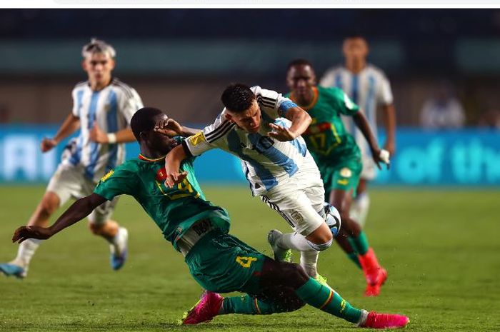 Momen pertandingan Argentina U-17 vs Senegal U-17 pada matchday 1 Grup D Piala Dunia U-17 2023, Sabtu (11/11/2023).