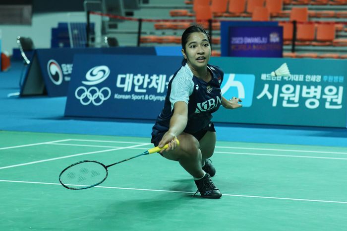 Pebulu tangkis tunggal putri Indonesia, Ester Nurumi Tri Wardoyo, pada semifinal Korea Masters 2023) di Gwangju Women's University Stadium, Korea Selatan, Sabtu (11/11/2023).