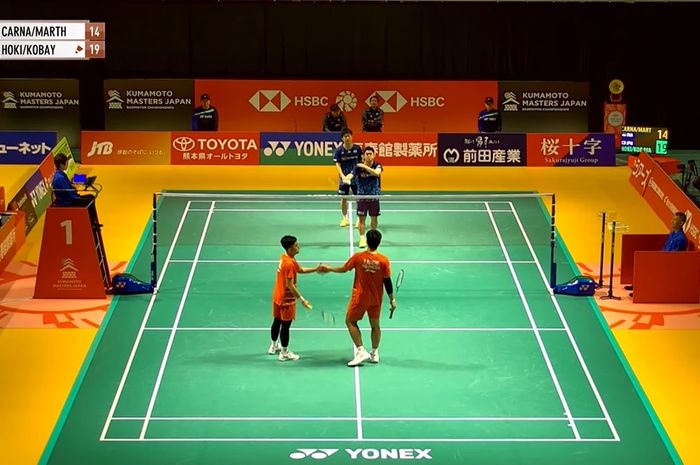 Ganda putra Indonesia, Leo Rolly Carnando/Daniel Marthin beraksi di babak 32 besar Kumamoto Masters 2023 di Kumamoto Prefectural Gymnasium, Kumamoto, Jepang, Selasa (14/11/2023).