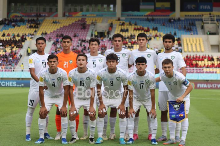 Kesebelasan Timnas U-17 Uzbekistan, saat menghadapi Spanyol di babak penyisihan grup B Piala Dunia U-17 2023 di Stadion Manahan, Surakarta, Kamis (16/11/2023).