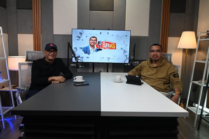 Hasani Abdulgani berbicang dengan Arya Sinulingga dalam acara Podcast BebAS