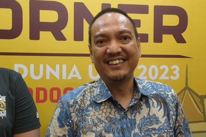 CEO PSIS Semarang Sekaligus Ketua Aspov PSSI Jawa Tengah, Yoyok Sukawi saat menghadiri konferensi pers Piala Dunia U-17 2023, di Hotel Solia Zigna, Solo, Jumat (12/11/2023).