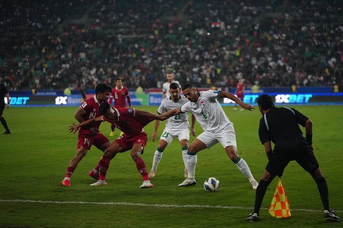 Suasana pertandingan antara Timnas Indonesia melawan Irak.