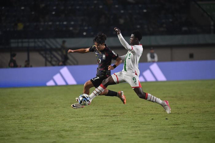 Suasana pertandingan Korea Selatan versus Burkina Faso di Stadion Si Jalak Harupat, Bandung, Sabtu (18/11/2023) malam WIB.