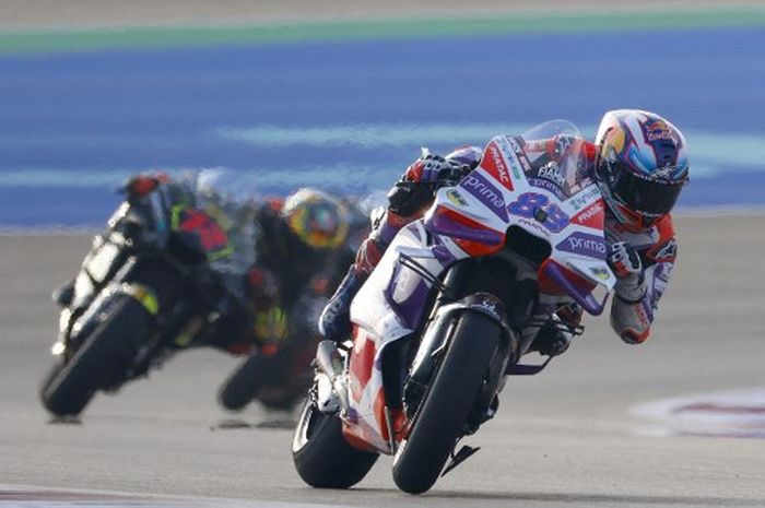 Pembalap Prima Pramac, Jorge Martin,  pada sesi FP2 MotoGP Qatar 2023 di Sirkuit Lusai, Sabtu (18/11/2023).