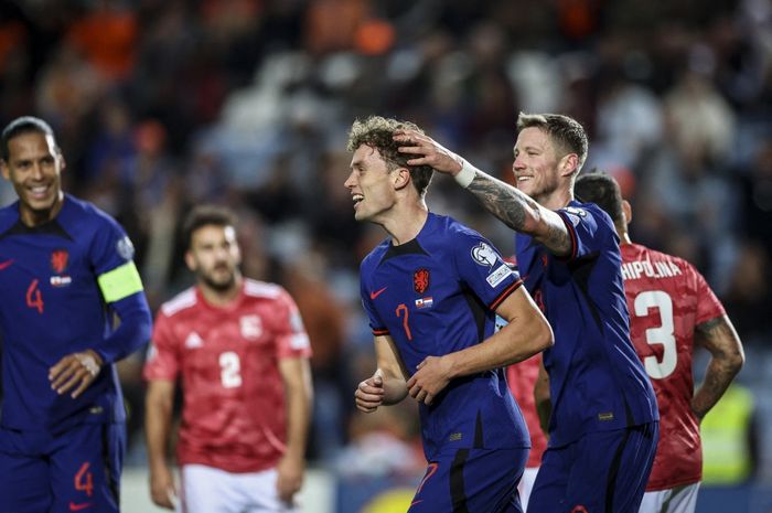 Gelandang timnas Belanda, Mats Wieffer, merayakan gol ke gawang timnas Gibraltar pada laga Kualifikasi Euro 2024 di Stadion Algarve, Selasa (21/11/2023).
