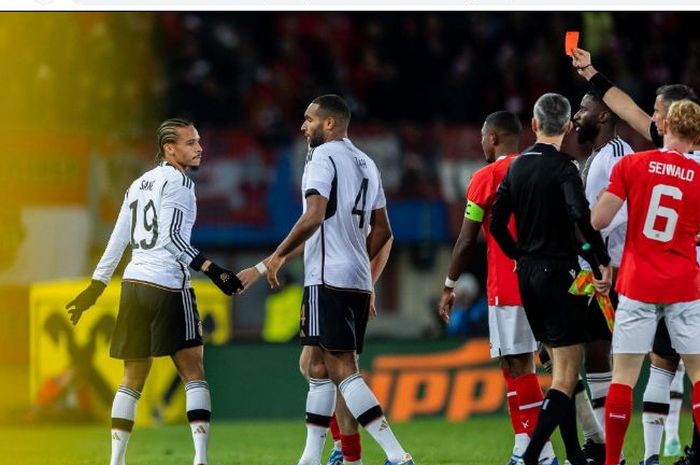 Leroy Sane menerima kartu merah dalam laga timnas Jerman vs timnas Austria.