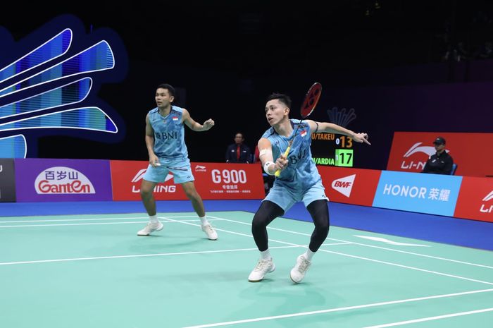 Pebulu tangkis ganda putra Indonesia, Fajar Alfian/Muhammad Rian Ardianto, pada babak pertama China Masters 2023 di Shenzhen Bay Gymnasium, Rabu (22/11/2023).