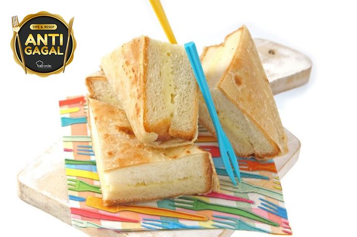 Hidangan roti martabak keju untuk camilan di rumah
