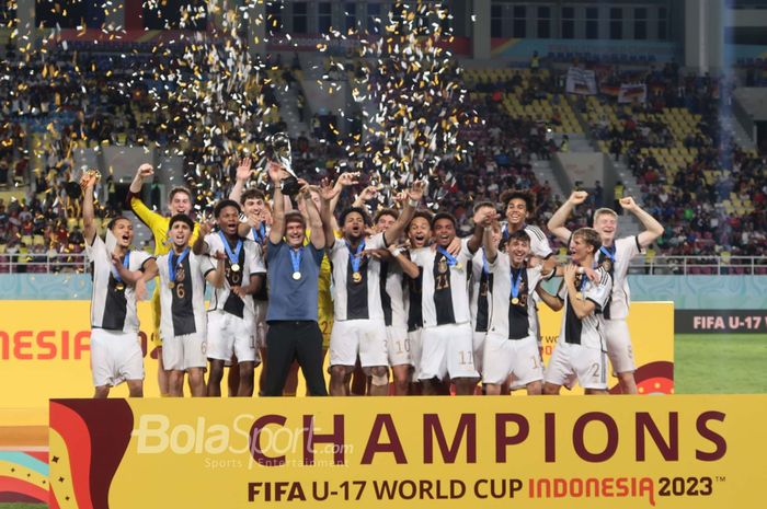 Selebrasi timnas U-17 Jerman usai menjuarai Piala Dunia U-17 2023 di Stadion Manahan, Surakarta pada Sabtu (2/12/2023).