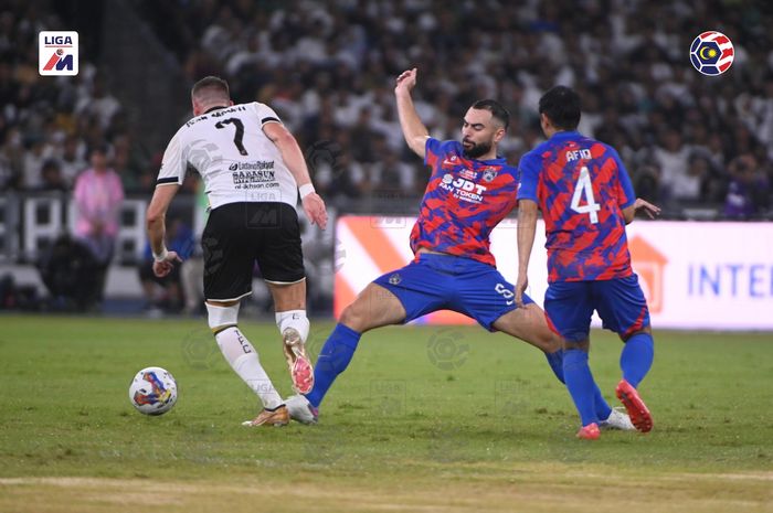 Bek Timnas Indonesia, Jordi Amat, saat membela Johor Darul Ta'zim di final Piala Malaysia 2023.