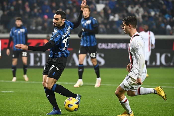 Atalanta berhasil memenangkan duel ketat melawan 10 pemain AC Milan di Stadion Gewiss dengan skor ketat 3-2 lewat gol telat via tumit dari Luis Muriel.