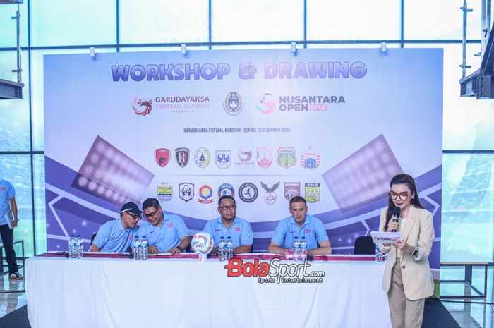 Suasana jumpa pers Nusantara Open 2023 di Komplek Akademi Sepak Bola Garudayaksa, Cileungsi, Bogor, Jawa Barat, Senin (11/12/2023).