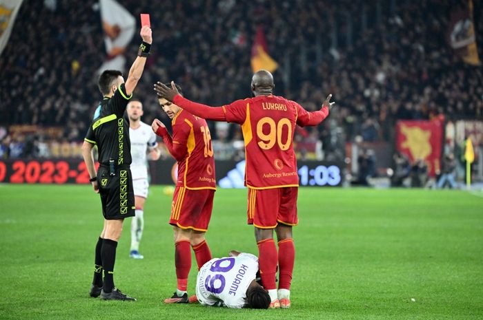 Detik-detik Tekel Horor Romelu Lukaku, Pelatih Fiorentina sampai Teriak lukakujpg 20231211033025