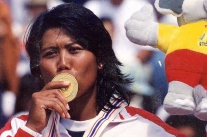 Petenis Indonesia, Yayuk Basuki, meraih medali emas Asian Games 1998 setelah mengalahkan Tamarine Tanasugarn dalam laga final yang berlangsung pada 17 Desember 1998 di Bangkok.