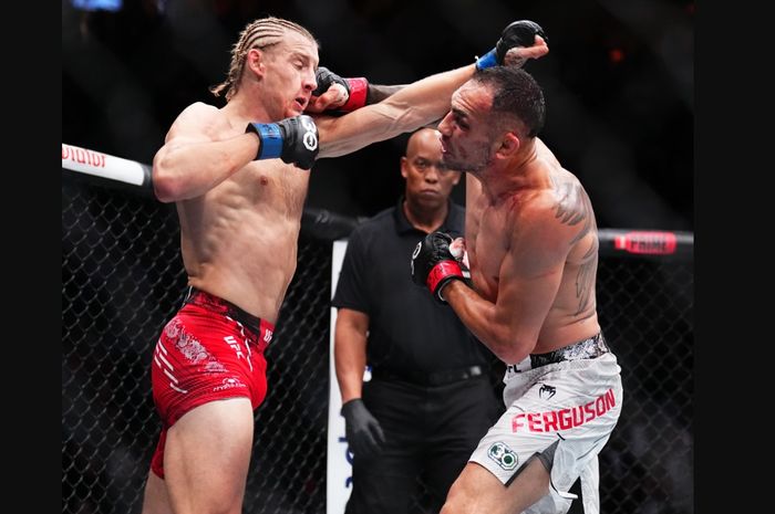 Petarung UFC kelas ringan, Paddy Pimblett saat bertarung melawan Tony Ferguson pada UFC 296 yang digelar di T-Mobile Arena, Las Vegas, Nevada, Amerika Serikat, Minggu (17/12/2023) pagi WIB.