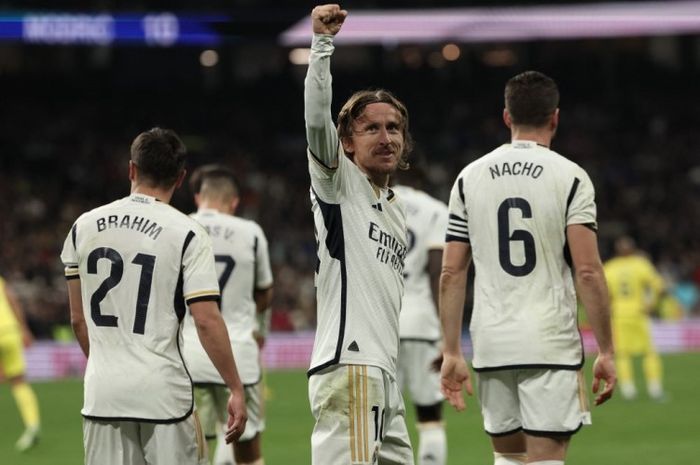 Luka Modric tinggal tidak pindah dan satu warisan Karim Benzema di Real Madrid bisa dilangkahi.