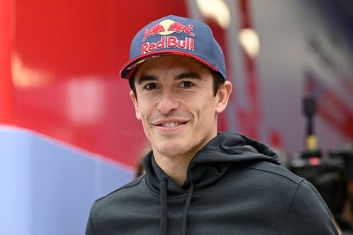 Pembalap Gresini, Marc Marquez, saat tes pasca-musim MotoGP di Sirkuit Ricardo Tormo, Cheste, Spanyol, 28 November 2023.