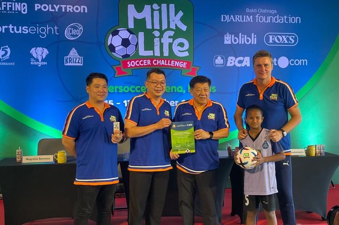 MilkLife Soccer Challenge 2023 kembali bergulir pada 15 - 17 Desember 2023 di Supersoccer Arena, Rendeng, Kudus, Jawa Tengah.