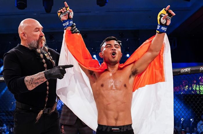 Petarung MMA asal Indonesia, Eperaim Ginting, meraih kemenangan gemilang di Cage Warriors 165 pada 15 Desember 2023 di San Diego.