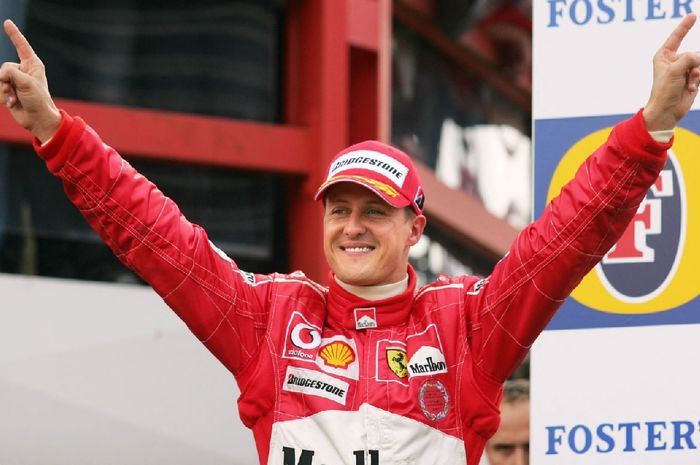 Michael Schumacher, pembalap legendaris F1 yang mengubah nasib Ferrari pada awal era 2000-an.