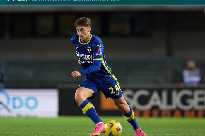 Bek muda Hellas Verona, Filippo Terracciano, menjadi incaran AC Milan pada bursa transfer musim dingin 2024.