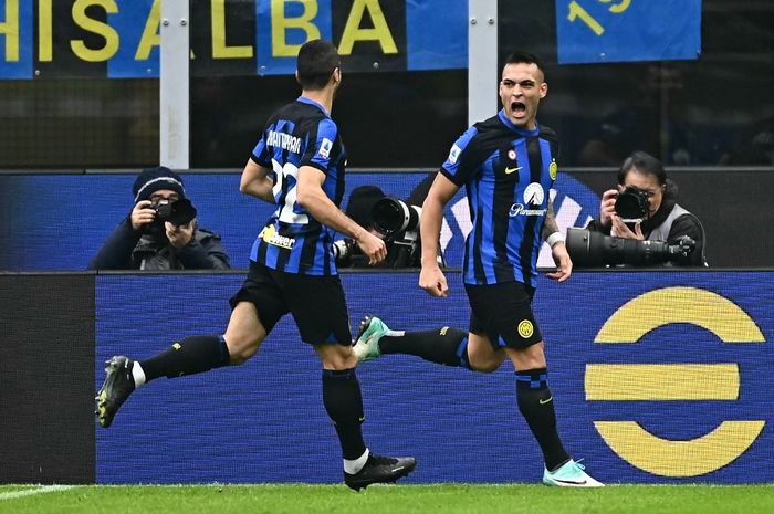 Selebrasi Lautaro Martinez usai mencetak gol ke gawang Hellas Verona di Liga Italia 2023-2024.