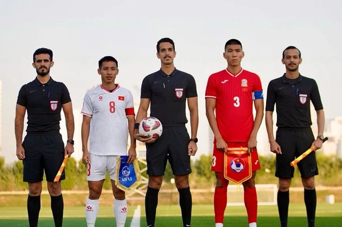 Suasana pertandingan uji coba jelang Piala Asia 2023 antara Vietnam dan Kirgistan.
