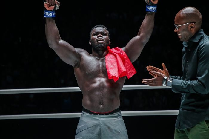 Bintang kelas berat ONE Championship, Oumar Kane.