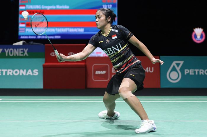 Tunggal putri Indonesia, Gregoria Mariska Tunjung, saat tampil pada babak perempat final Malaysia Open 2024 di Axiata Arena, Kuala Lumpur, Malaysia, Jumat (12/1/2024).