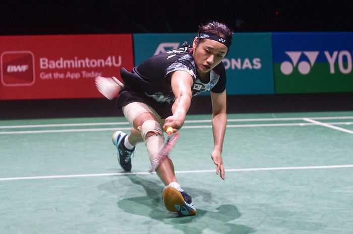 Tunggal putra Korea Selatan, An Se-young, melakukan pukulan pengembalian dalam final Malaysia Open 2024 di Axiata Arena, Kuala Lumpur, 14 Januari 2024.
